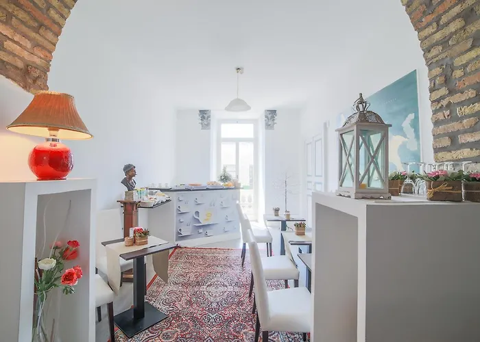Roman Holidays Guest house 4*